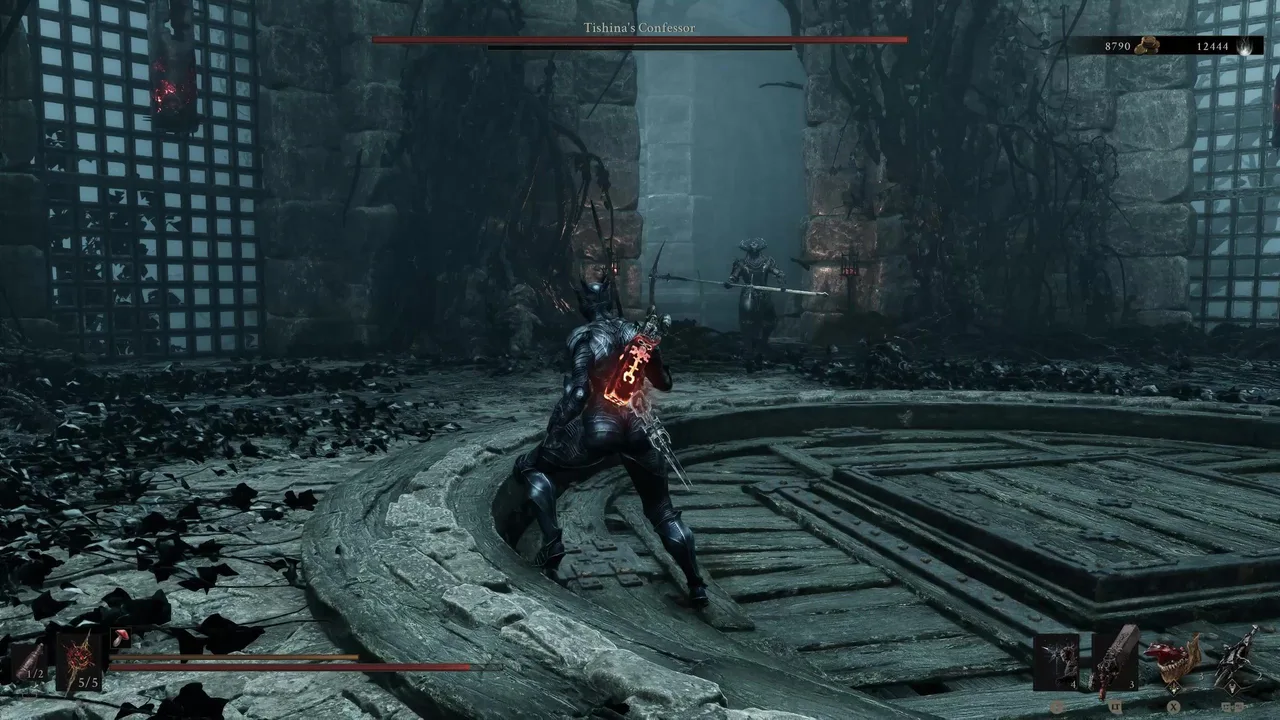 Image showing a Mortal Shell 2 player facing off against Tishina's Confessor, the miniboss in the Prisoner's Domain